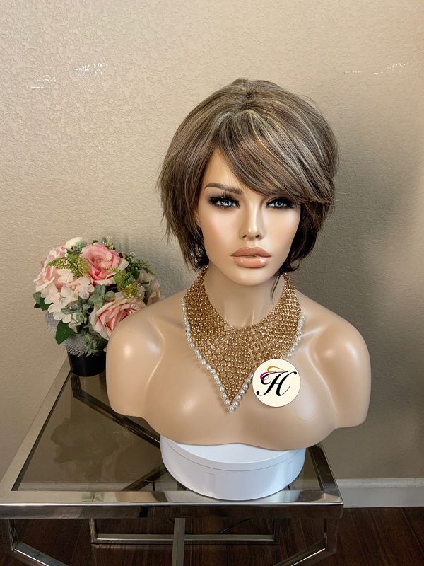 Mono Top Omber Short Wig With Bangs